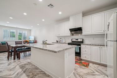 11-web-or-mls-S Oasis Paseo 53-S0304-011