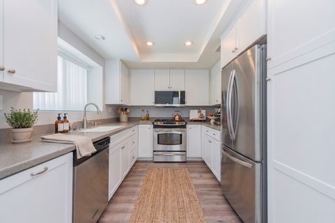 staged kitchen
