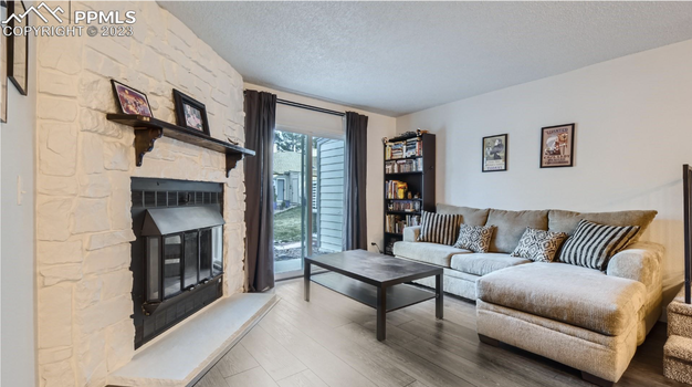 3646 Queen Anne Way pic 3