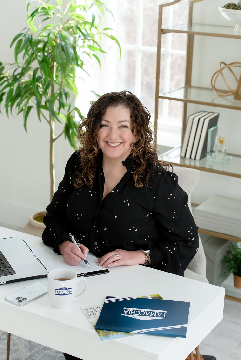 Good-smile-high-res-kim-mckean-branding-2024-2