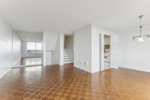 11 Wincott Drive Gallery Image 3