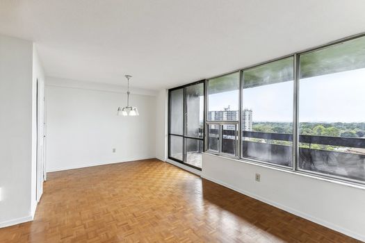 11 Wincott Drive Gallery Image 4