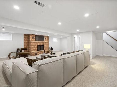 23a1cb678bf2c00d61a31632d61bd0ce-cc_ft_768