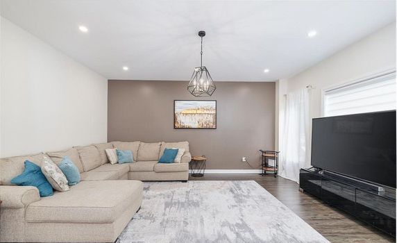 L3RycmViL2xpc3RpbmdzLzQxLzI5Lzk0LzE3L3AvNGVhZDhkMjktOGZkMC00YWIwLWFiMWEtODMyZjY2N2U4NTNhLmpwZw