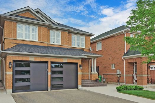 005TT060-l3nzdf2gjfucqnwzo7