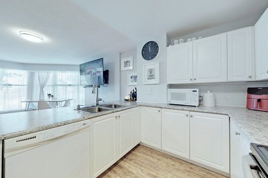 018TT43-kyv2qh0xc8cu55sskx