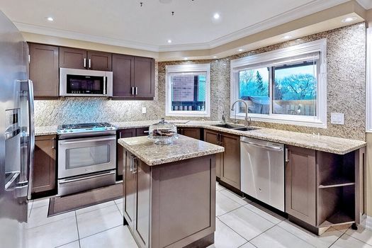 018tt77-ko8j0j2m69t5fpiia2v