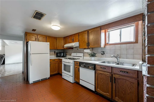 0b6d5f4489883412ad97c2530de17872-uncropped_scaled_within_1536_1152