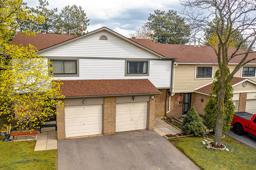 107+Ashton+Cres+drone-2