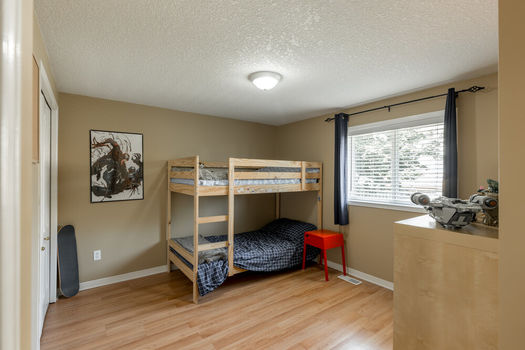 11-Bishop-Court-Orangeville-Web-MLS-12