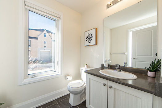 256+Finch+Ave+East-14