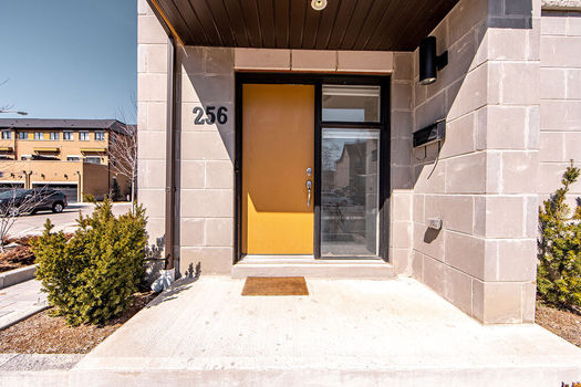 256+Finch+Ave+East-2