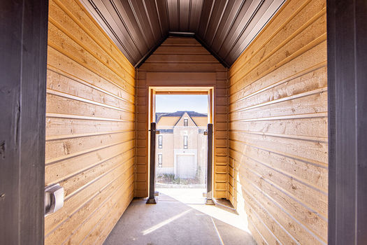 256+Finch+Ave+East-40