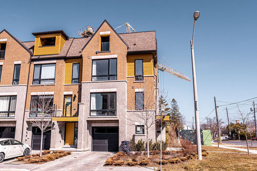 256+Finch+Ave+East-55