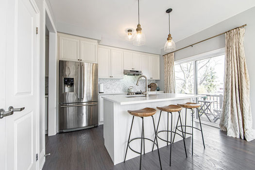 256+Finch+Ave+East-6