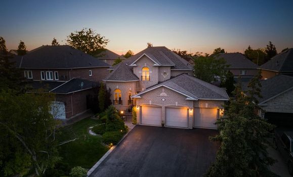 51dfe792-db95-4015-b7e4-6140c883fd22