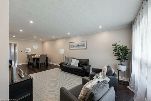 5e43c5089384e540fe16deeeedbfeb46-uncropped_scaled_within_1536_1152