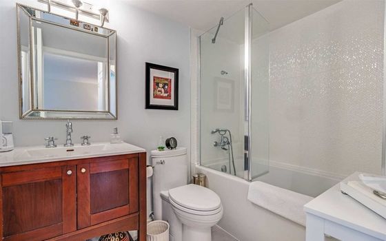 64953fef-a9a5-44c2-a8ff-5fa4e45b4f2e