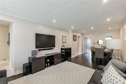 7b808871673d2488f97408aaa7fb424e-uncropped_scaled_within_1536_1152