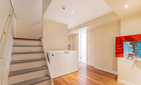 92eec6ff-fc7d-4a12-895e-85dd35f6a059