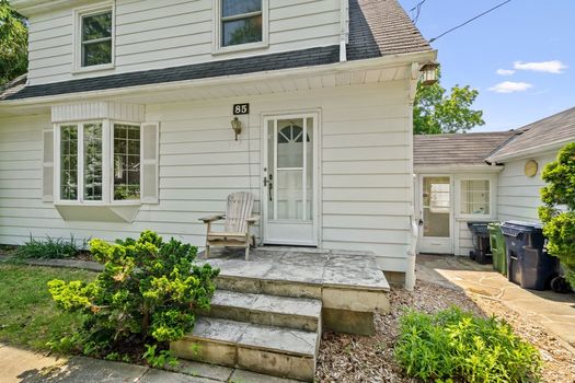 large-38d1a6b8-d7ee-449a-bd57-eb403b072cf8