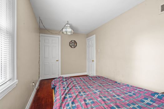 large-733473bc-35c5-492b-b3f8-b24974d05f45