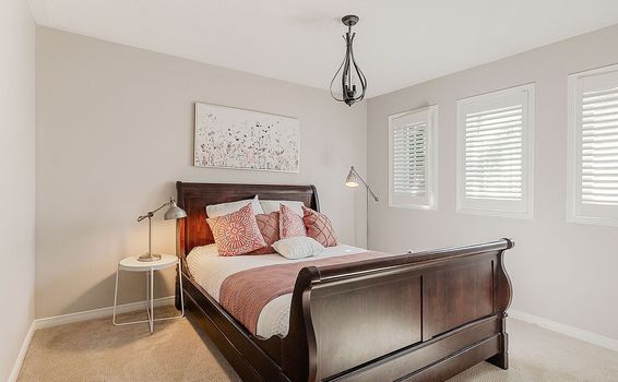 L3RycmViL2xpc3RpbmdzLzI3LzQ0LzU5Lzg3L3AvNjQwYjMzYjUtMDI3MS00NTkzLWEzNWItMTM1MzM5ZDRlYTcwLmpwZw