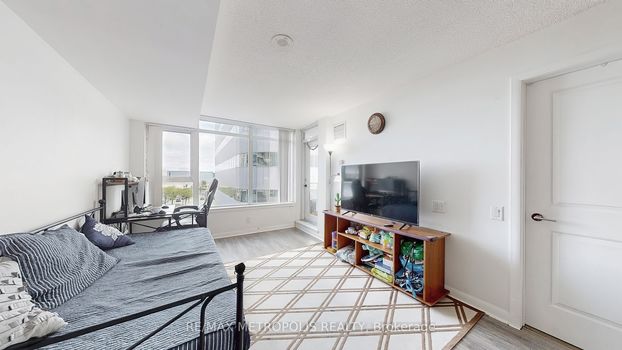 L3RycmViL2xpc3RpbmdzLzQyLzA1LzI5LzA2L3AvNzhiYWVlZGEtOGRmMi00OGFhLTkzOGItMDUwN2VhMGRiN2JjLmpwZw