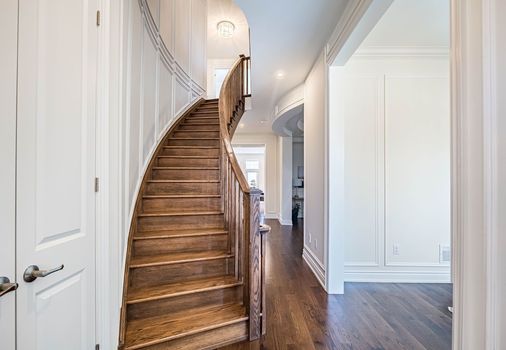 L3RycmViL2xpc3RpbmdzLzQyLzIzLzMyLzQ4L3AvYzc4YzBmN2ItZDI0ZC00MTUzLTg2YTMtNmQwYzY5NGU4ODY2LmpwZw