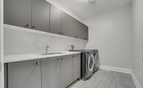 L3RycmViL2xpc3RpbmdzLzQyLzQ5LzcxLzEzL3AvNjNlNzdiNGEtZTkzMy00OGIxLWI5NmEtZWFkMWU5NDhjMDFlLmpwZw