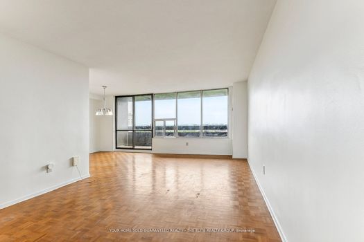 11 Wincott Dr 1115-img (4)