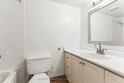 11 Wincott Dr 1115-img (5)