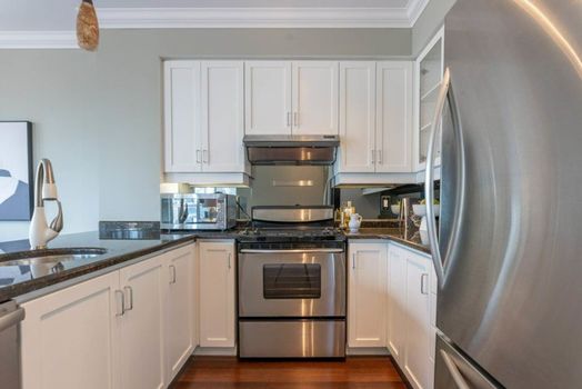 168 King St E 1108-img (12)