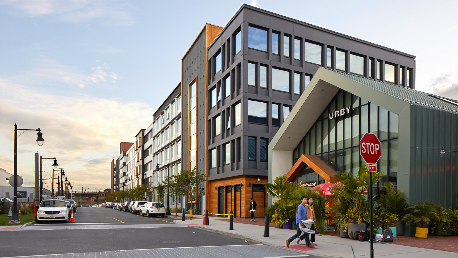 23LIVING-HARRISONNJ-slide-42C6-videoSixteenByNineJumbo1600