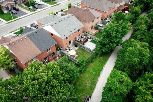 60 Pressed Brick Dr-img (3)