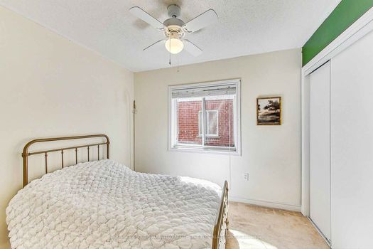 60 Pressed Brick Dr-img (8)