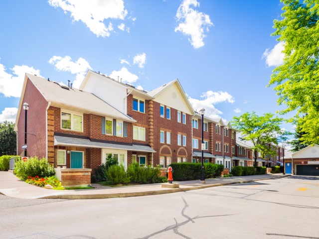 900-steeles-ave-townhouses-900-steeles-ave-w-normal-1