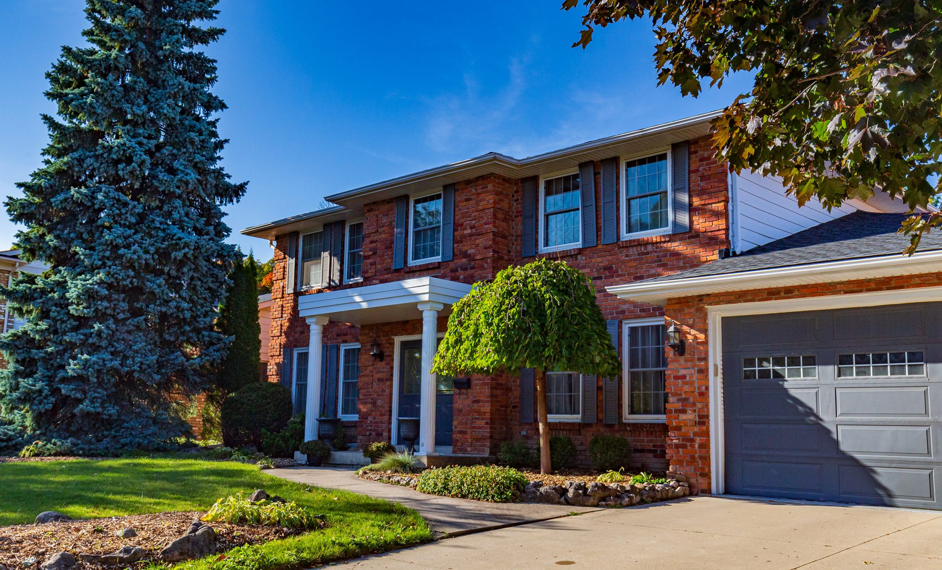 Detached-home-in-Brant-Village-Burlington-1920x1162