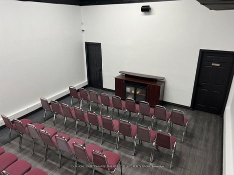 L3RycmViL2xpc3RpbmdzLzQyLzI2Lzk5LzM1L3AvMzg2ZGUwNzMtM2VhYS00MDM5LTliNTgtODI2M2Q4NTg5N2U5LmpwZw