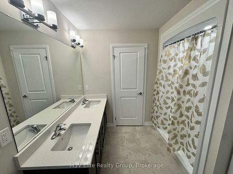 L3RycmViL2xpc3RpbmdzLzQyLzU2LzU0LzY1L3AvODBkOWYxZjEtM2VkZi00NGU4LWE5MjktNjgwZGUwYTFhZmIzLmpwZWc