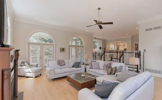 L3RycmViL2xpc3RpbmdzLzQyLzU4Lzg0LzA2L3AvN2I4MGExMTQtNjM3Zi00YTQ2LWEyY2MtNzIyZGUzZmEzYzEyLmpwZw