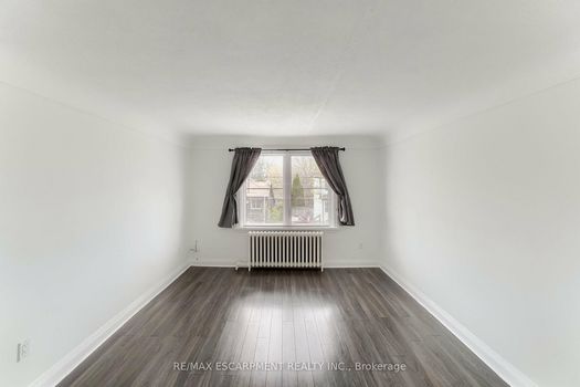 L3RycmViL2xpc3RpbmdzLzQyLzg1LzAwLzQyL3AvNDU4NTIwOTgtODNkMy00NmQzLTgzOTctNzI2ZTM2M2I0NzQ2LmpwZw