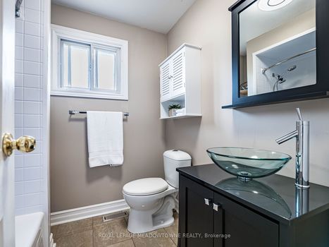 L3RycmViL2xpc3RpbmdzLzQyLzQ1LzIzLzE3L3AvNTEyZjY3MDgtZThhYi00MWMzLThhNWUtYTUwYTczZDE3NWU4LmpwZw