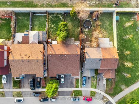 L3RycmViL2xpc3RpbmdzLzQzLzM1LzU1LzA2L3AvZjFiZmQyYmUtYzMzYi00OTAyLTg1ZWQtYzA0OGNmODBiOTI3LmpwZWc