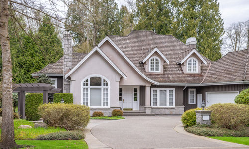 Why Some Homes Sell Instantly While Others Sit