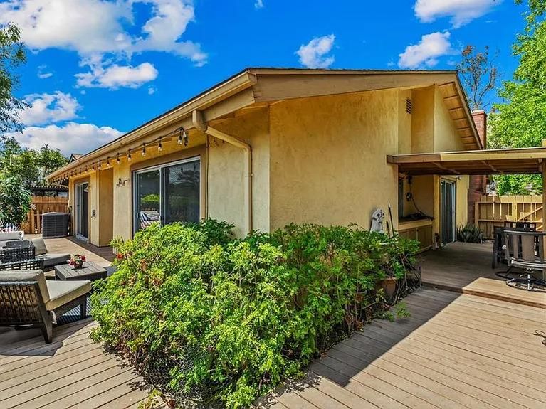 55063faf799a50c8696d997fd77542c5-cc_ft_768