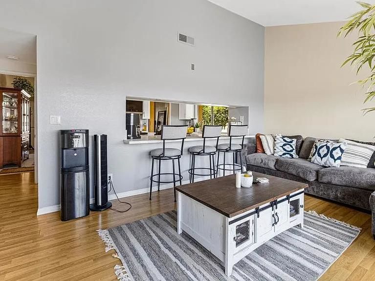 5b16f22b2ef513b6b06c77cfd85d45f1-cc_ft_768