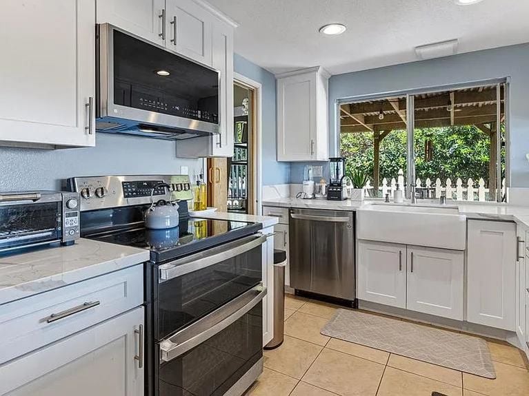 7cdb71ed486e22f8e03a19d988eeadca-cc_ft_768