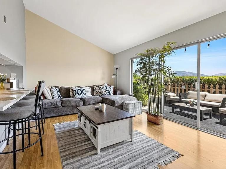 a276c5f669088d64f4908bb5428fd498-cc_ft_768