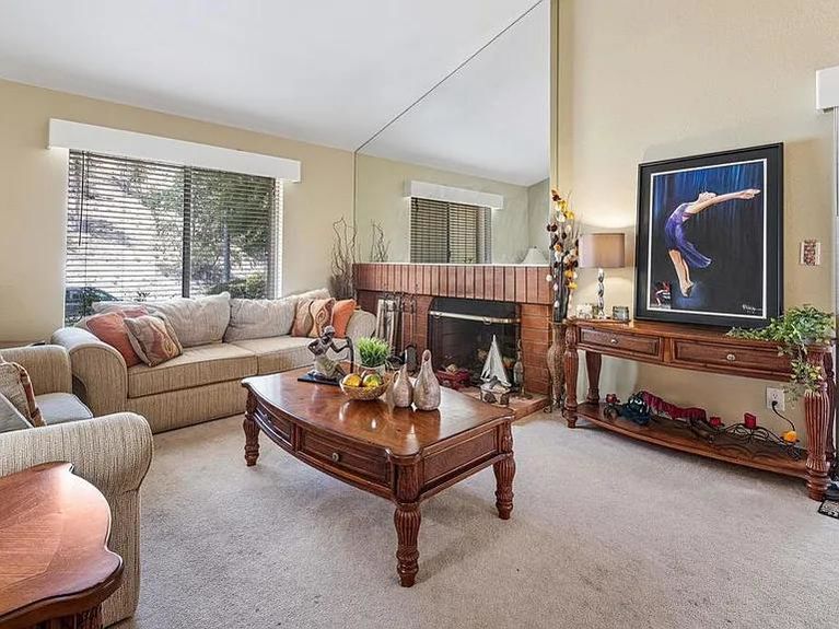 c73e4ab433450df9d725d302bf16dc1b-cc_ft_768